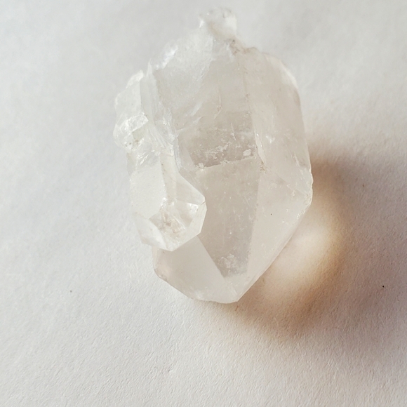 #7 Raw Quartz Crystal - Picture 1 of 9